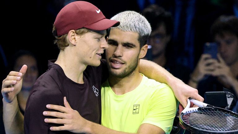 Jannik Sinner (l.) und Carlos Alcaraz (r.) sind derzeit eine Klasse für sich.