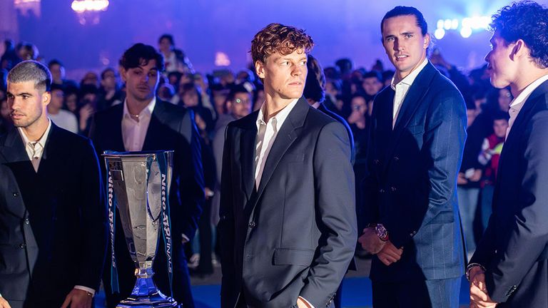 Jannik Sinner (M) ist "the man to beat" bei den ATP Finals.