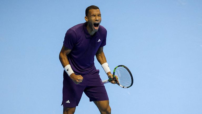 Felix Auger-Aliassime freut sich über seinen Sieg gegen Ben Shelton.