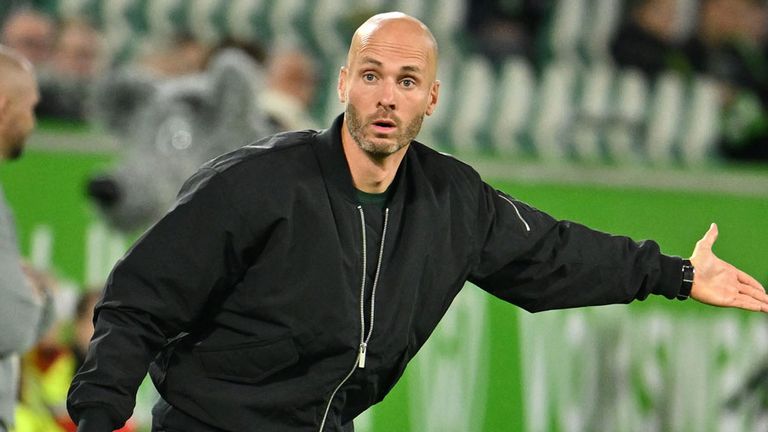 Paul Simonis verliert mit dem VfL Wolfsburg gegen die TSG Hoffenheim.