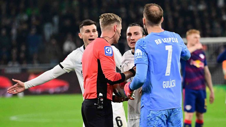 Borussia Mönchengladbach und RB Leipzig trennen sich am 12. Spieltag unentschieden.