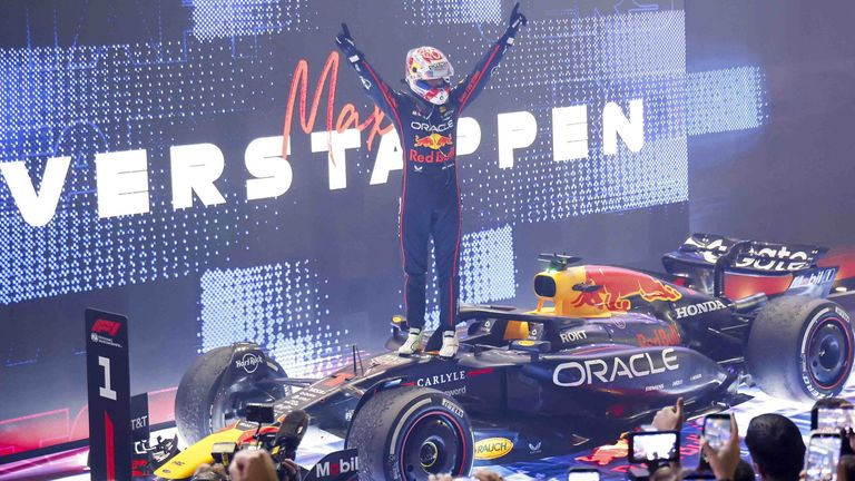 Max Verstappen gewinnt das Rennen in Katar.