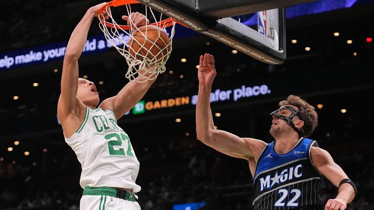 Franz Wagner (r.) verliert mit Orlando bei den Celtics.