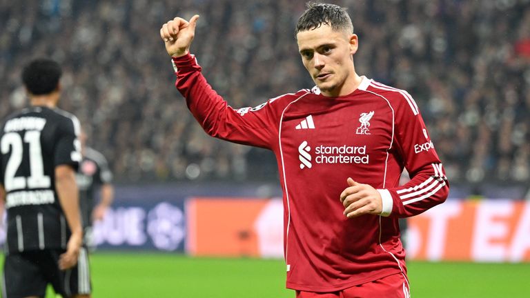 Arne Slot und Xabi Alonso verteidigen den kriselnden Wirtz.