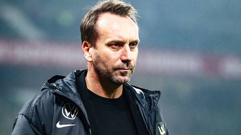 VfL-Sportdirektor Sebastian Schindzielorz muss möglicherweise um seinen Job bangen. 