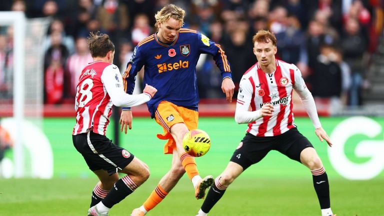 Nick Woltemade muss mit seinen Magpies eine Niederlage gegen Brentford hinnehmen. 