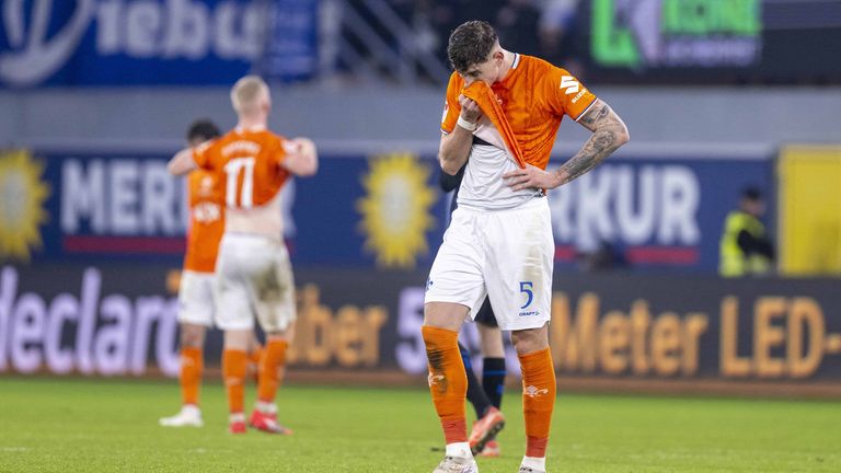 Enttäuschung pur bei Matej Maglica (rechts) nach der verspielten Führung gegen SC Paderborn.  Am Sonntag kommt es zum Spiel gegen Bochum. 