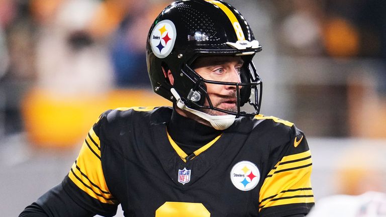 Aaron Rodgers gewinnt in der NFL mit seinen Pittsburgh Steelers gegen die Miami Dolphins.