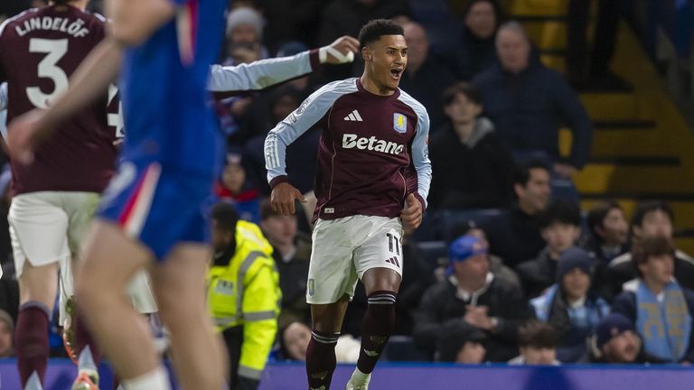 Pure Freude bei Ollie Watkins über seinen Doppelpack gegen Chelsea. Der nächste Gegner am Dienstag ist Arsenal. 