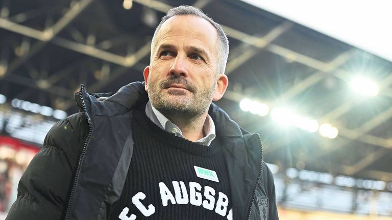 Manuel Baum bleibt vorerst Trainer des FC Augsburg. 