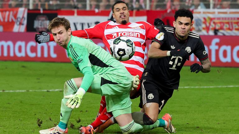 Luis Diaz (r.) und der FC Bayern kämpfen sich im DFB-Pokal-Achtelfinale bei Union Berlin weiter und stehen im Viertelfinale. 