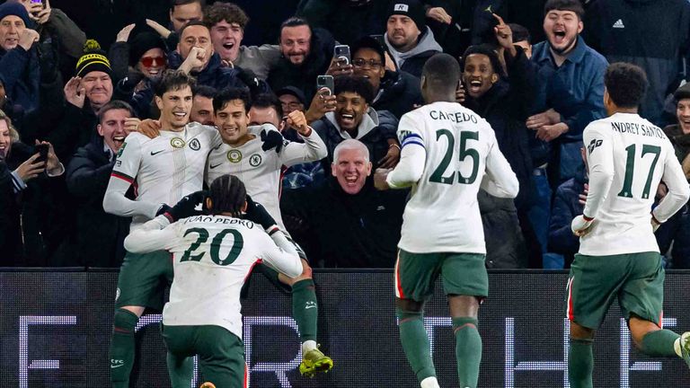Alejandro Garnacho und der FC Chelsea bejubeln den Einzug ins Ligapokal-Halbfinale.