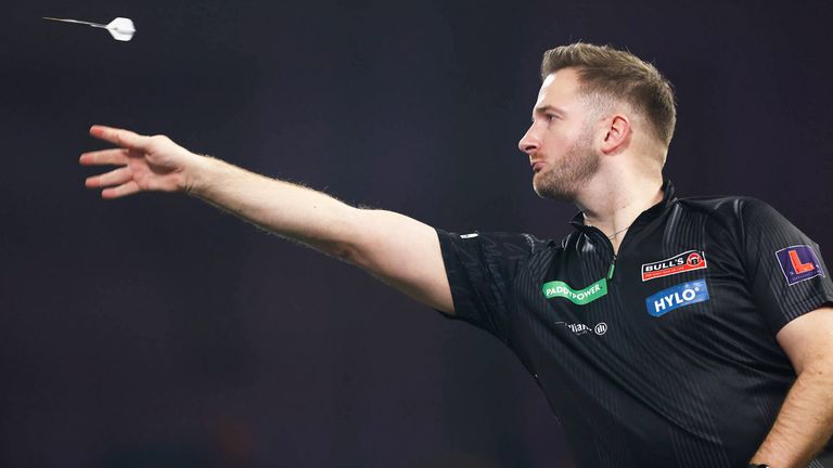 Arno Merk scheitert in der dritten Runde der Darts-WM.