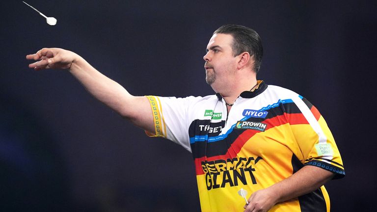 Gabriel Clemens bei der Darts-WM 2026 in Aktion.