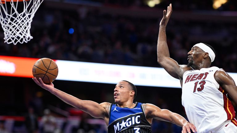 Desmond Bane (l.) führt Orlando zum Sieg gegen Miami.