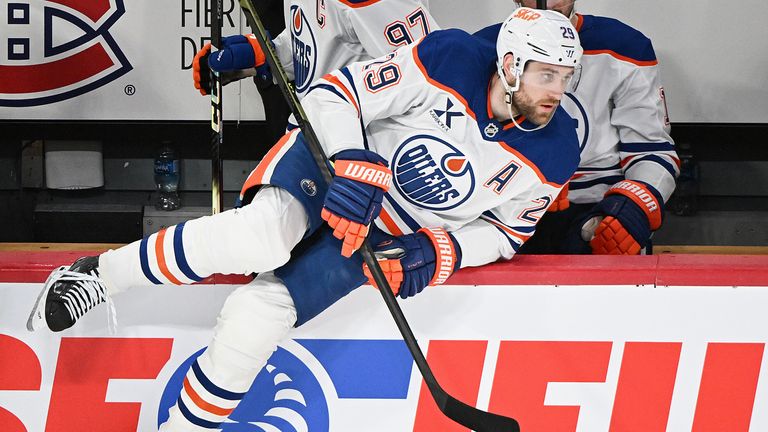Leon Draisaitl erlebt mit den Oilers einen Abend zum Vergessen. 