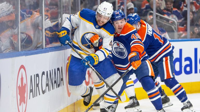 Die Edmonton Oilers unterliegen den Buffalo Sabres in der NHL.