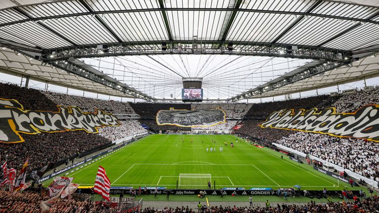 BUNDESLIGA: Eintracht Frankfurt eröffnet gegen den BVB im ersten Spiel des Jahres in der Bundesliga.