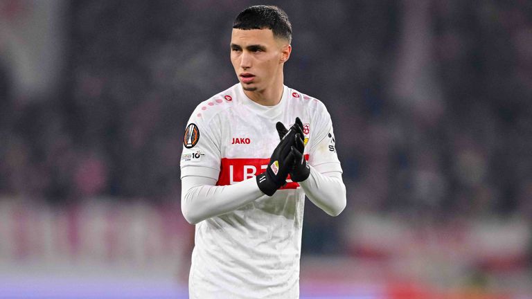 Bilal El Khannouss will mit dem VfB Stuttgart im dritten EL-Heimspiel auch den dritten Erfolg feiern.