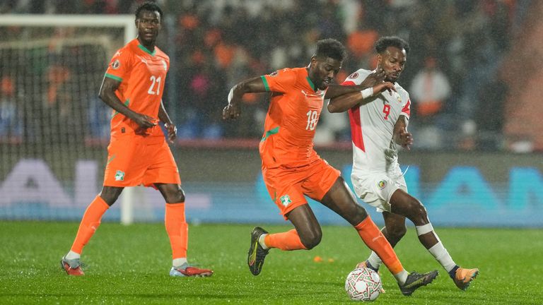 Der deutsche WM-Gegner Elfenbeinküste müht sich zum Auftaktsieg beim Afrika Cup.