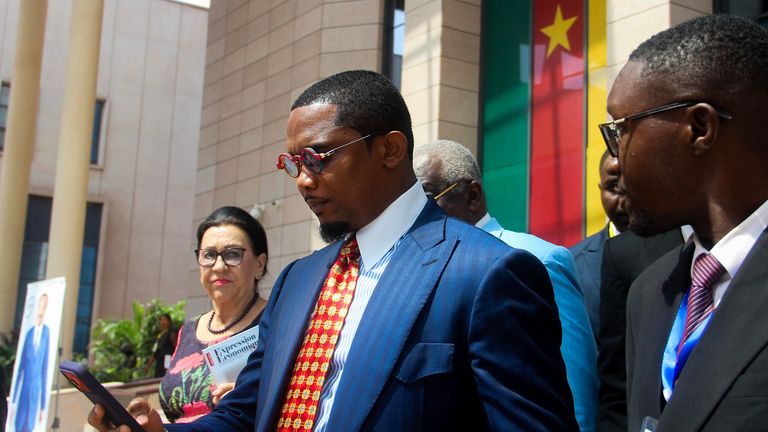 Samuel Eto'o ist Präsident der kamerunischen Fußballverbands und aktuell auf einem Feldzug gegen Trainer und Spieler unterwegs.