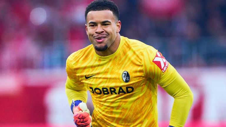 Kann Freiburg-Keeper Noah Atubolu in die Fußstapfen von Manuel Neuer treten? 