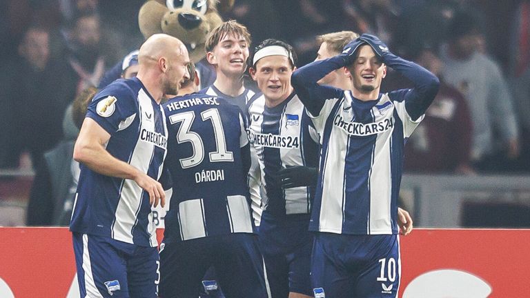 Hertha BSC feiert gegen Kaiserslautern Pokal-Party