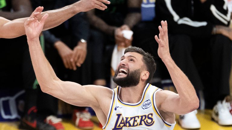 Maxi Kleber hat mit einem kuriosen Fehlwurf für Aufsehen gesorgt. 