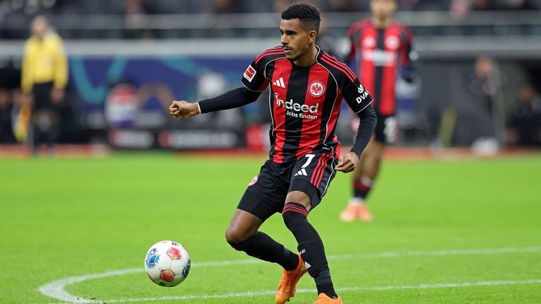 Ansgar Knauff steht der Eintracht beim Champions-League-Spiel in Barcelona zur Verfügung.