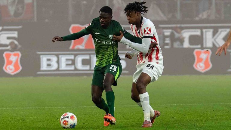 Sael Kumbedi wird den Wölfen auch über den Sommer hinaus erhalten bleiben.