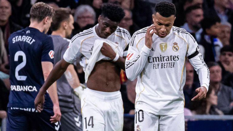 Kylian Mbappe (r.) und Real Madrid kassieren gegen Celta Vigo einen herben Rückschlag im Titelrennen. 