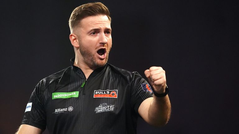 Arno Merk sorgt zum Auftakt in die Darts-WM für eine große Überraschung.