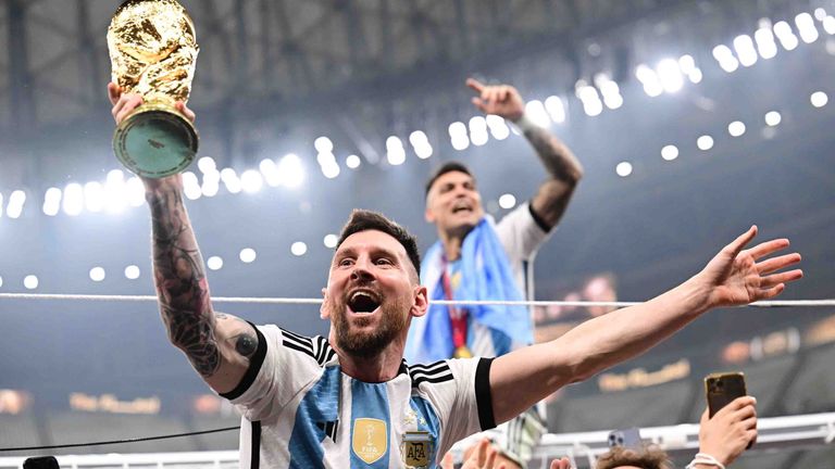 Thomas Müller sieht eine mögliche Rückkehr von Superstar Lionel Messi bei der WM 2026 kritisch.