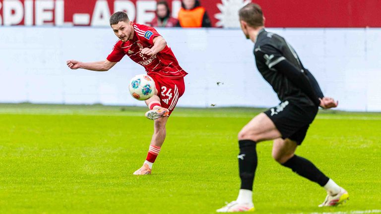 Florent Muslija führt seine Fortunen zum Sieg gegen Greuther Fürth.