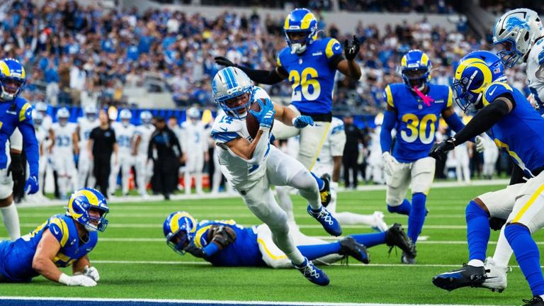 Amon-Ra St. Brown erzielt gegen die Rams zwei Touchdowns. 