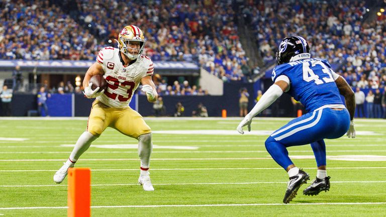Christian Mccaffrey (links) trägt zwei Touchdowns zum überzeugenden Sieg der San Francisco 49ers gegen die Indianapolis Colts bei.