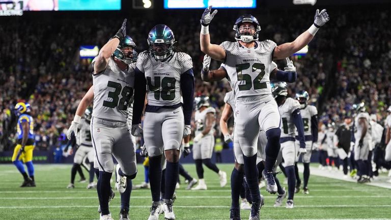 Die Seattle Seahawks feiern einen dramatischen Sieg gegen die Rams. 