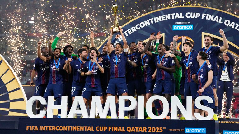 Paris Saint-Germain gewinnt den Interkontinental-Pokal gegen Flamengo.
