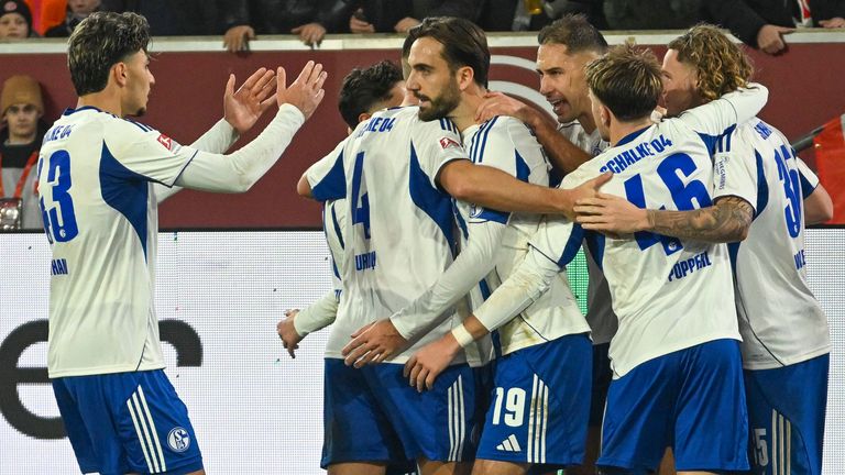 Schalke 04 bleibt auch nach dem 15. Spieltag Tabellenführer der 2. Bundesliga. 