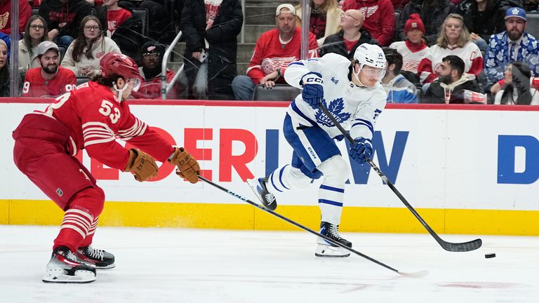 Moritz Seider trifft! Detroit schlägt Toronto.