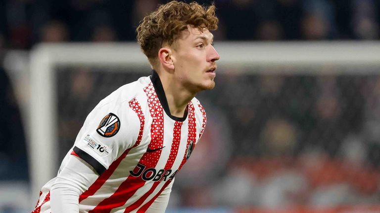 Philipp Treu und der SC Freiburg haben die direkte Achtelfinalqualifikation fest im Blick.