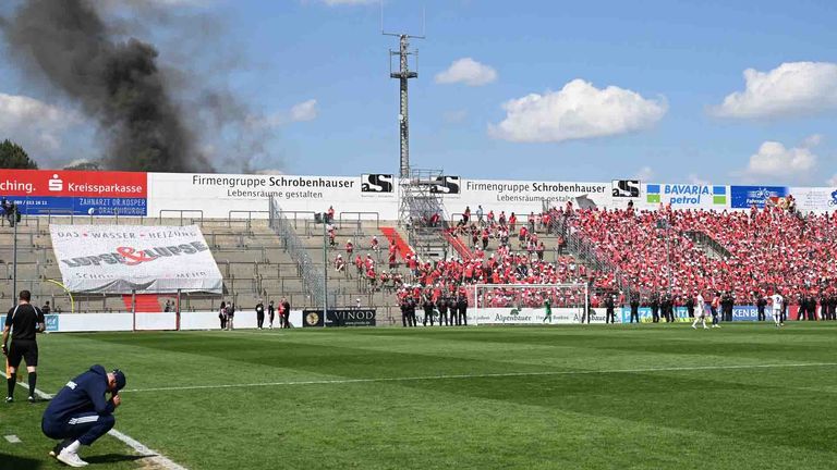 Im Sportpark Unterhaching trägt aktuell der ehemalige Bundeligist SpVgg Unterhaching seine Heimspiele aus.