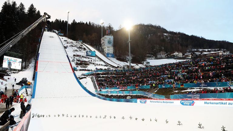 VIERSCHANZENTOURNEE: Am 06. Januar 2026 findet das letzte Springen des alljährlichen Skisprungwettbewerbes auf der Schanze in Bischofshofen