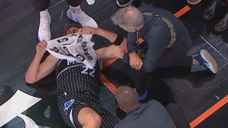 Franz Wagner verletzt sich im Spiel gegen die New York Knicks.