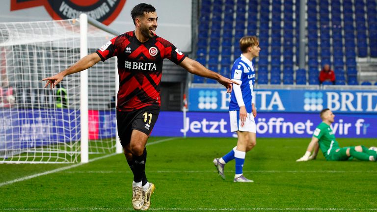 Wehen Wiesbaden gewinnt gegen den Spitzenreiter.