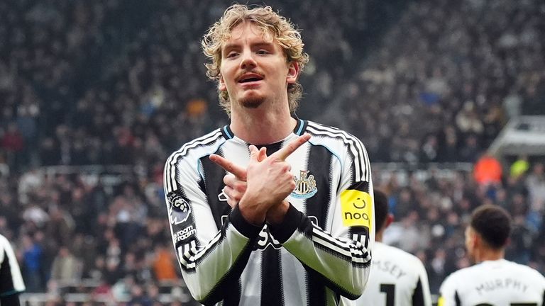 Newcastle United's Nick Woltemade celebrates scoring his second goal against Chelsea