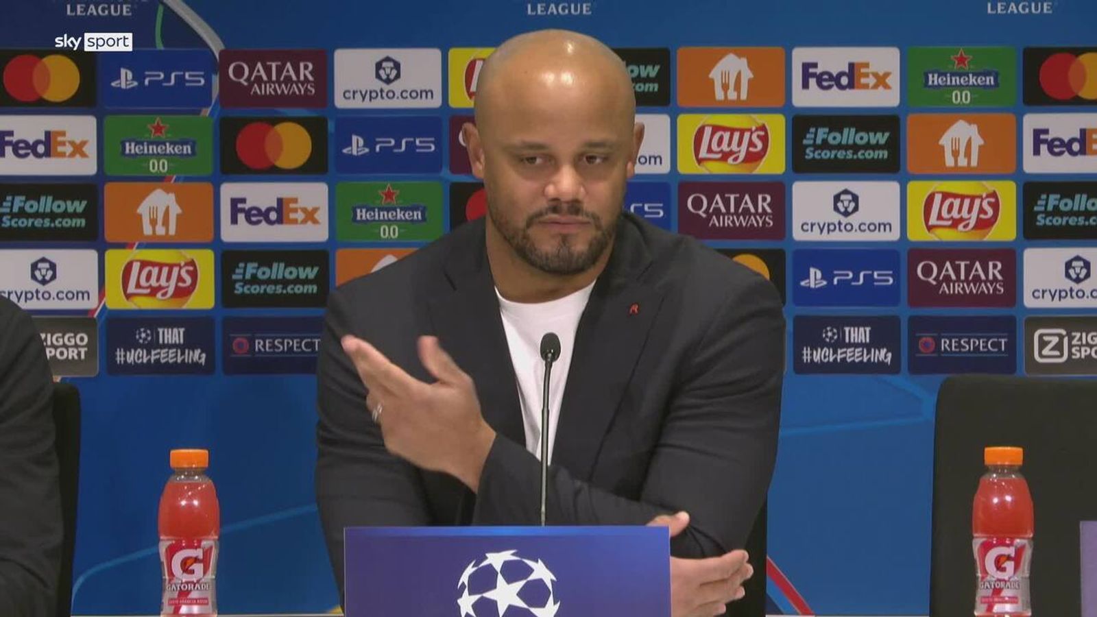 Verlässt Leon Goretzka den FC Bayern Richtung Atletico Madrid? Cheftrainer  Vincent Kompany reagiert auf der Pressekonferenz vor dem letzten  CL-Gruppenspiel gegen PSV Eindhoven auf das Interesse der ...