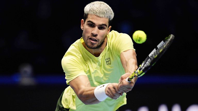 Carlos Alcaraz gewinnt ein Showmatch gegen Jannik Sinner im südkoreanischen Incheon.