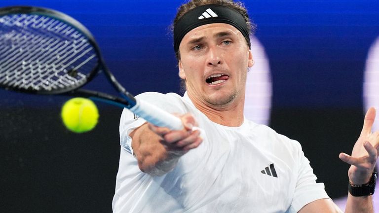 Alexander Zverev gewinnt Showmatch gegen Lorenzo Musetti und witzelt im Nachgang.