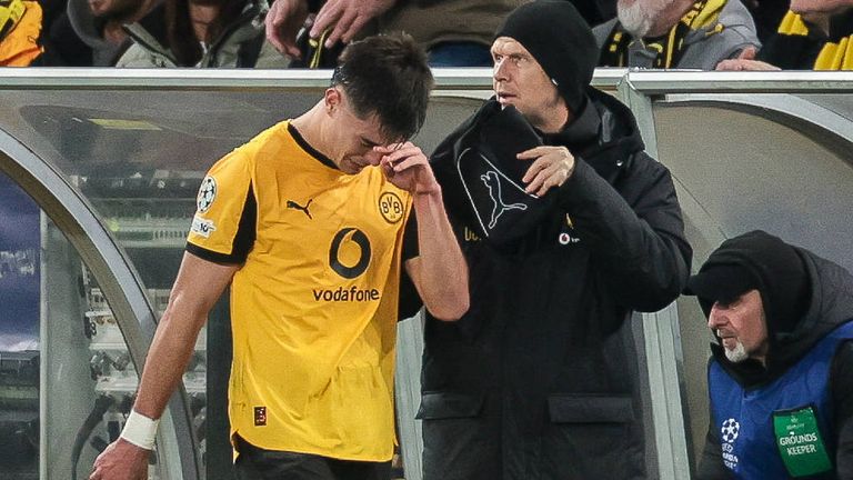 Aaron Anselmino muss den BVB wieder verlassen.